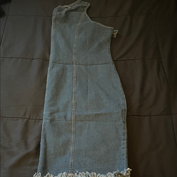 One-Shoulder Denim Dress in Faded Blue - Picture 6 of 8
